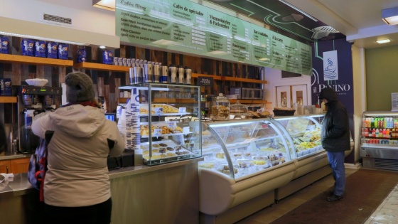 Il Panino Cafe Mediterraneo - Panini Sandwiches Ste-Catherine Street
